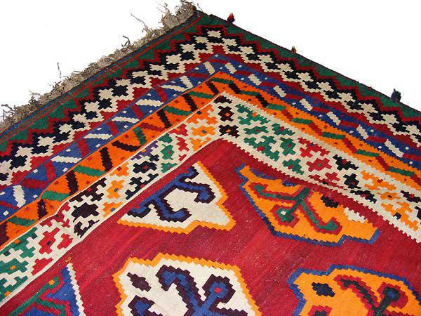 اطلاعاتی درباره گلیم پشمی دستباف