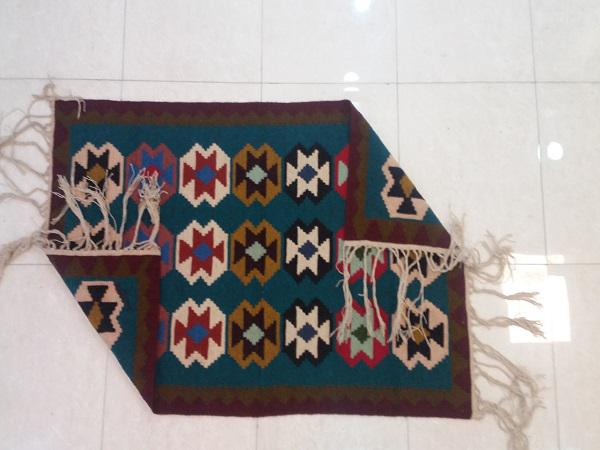 نرخ روز گلیم دستباف عنبران