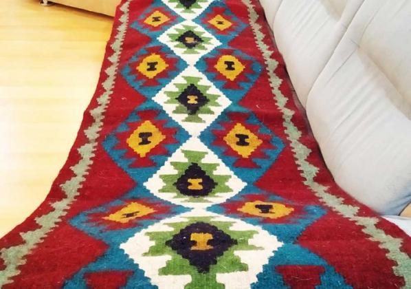 مهمترین مشخصه گلیم پشمی مرینوس شیرازی چیست؟