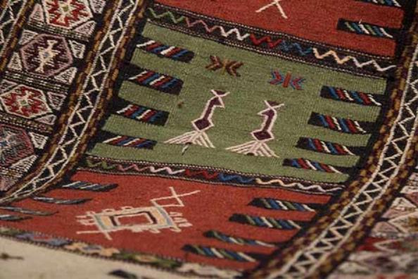 فواید استفاده از گلیم پشمی