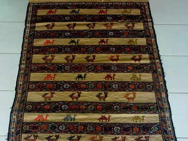 اطلاعاتی درباره گلیم پشمی مرغوب