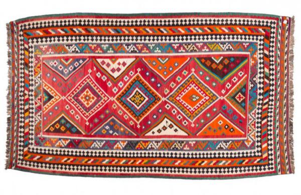 ویژگی بارز گلیم قدیمی پشمی