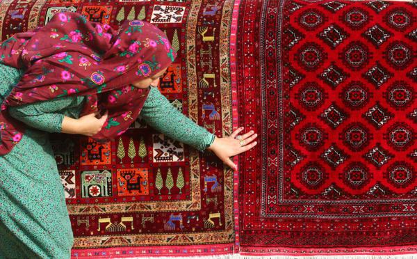 بازار فروش گلیم پشمی قرمز