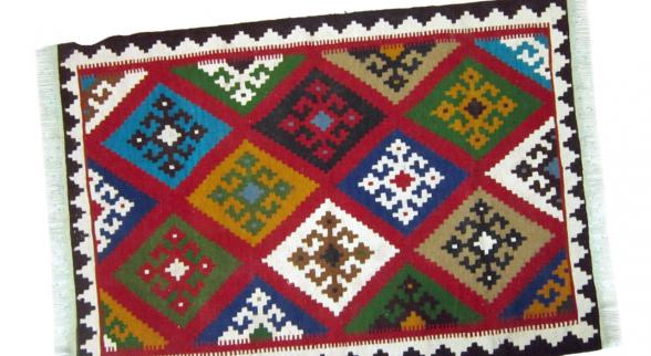 قطب تولید گلیم پشمی رنگ طبیعی