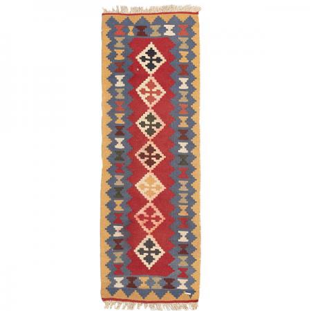 طراحی داخلی منزل با گلیم های طرح سنتی